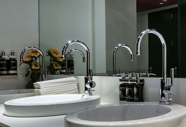Sinks/Faucets Feature | Vanities International