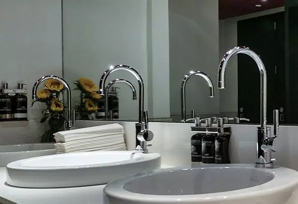 modern sink faucet